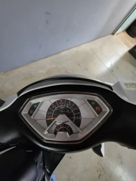 SUZUKI Burgman 125 , Foto 6