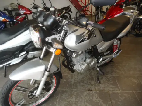 SUZUKI GSR 125 , Foto 1