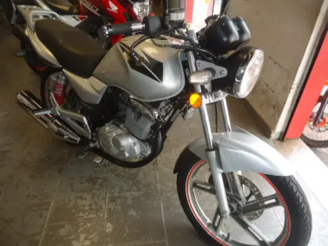 SUZUKI GSR 125 , Foto 2