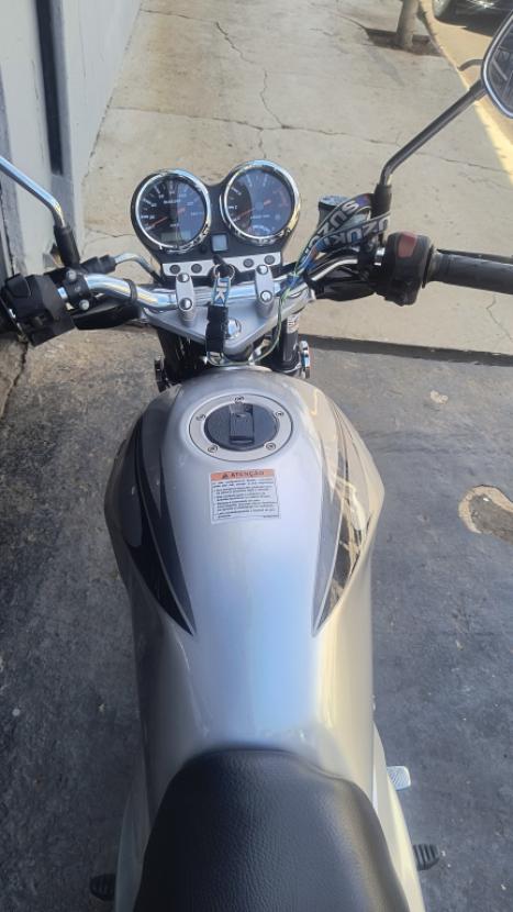 SUZUKI GSR 150 I, Foto 6