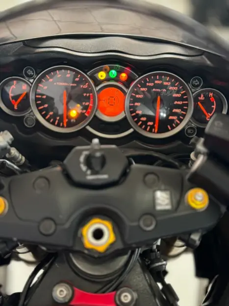 SUZUKI GSX-R 1300 Hayabusa ABS, Foto 3 SUZUKI GSX-R 1300 Hayabusa ABS, Foto 3