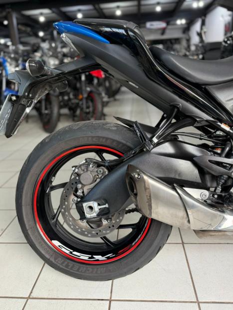 SUZUKI GSX-S 1000 A, Foto 13