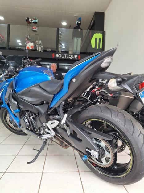 SUZUKI GSX-S 1000 F, Foto 4