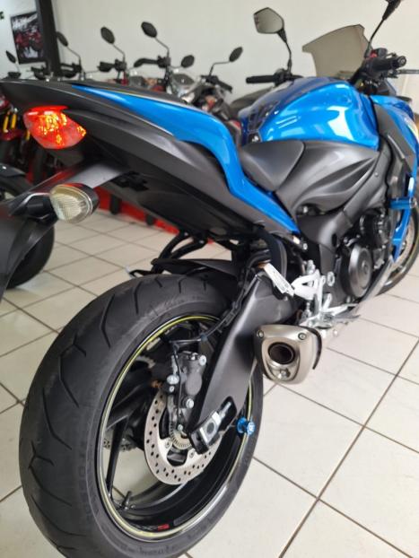 SUZUKI GSX-S 1000 F, Foto 5