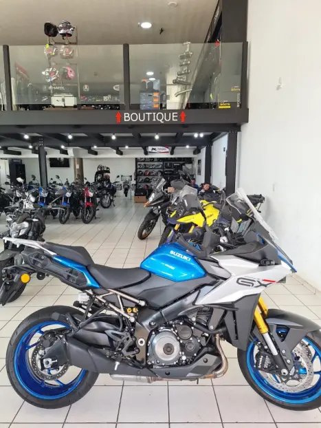 SUZUKI GSX-S 1000 GT, Foto 1