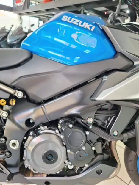 SUZUKI GSX-S 1000 GT, Foto 16
