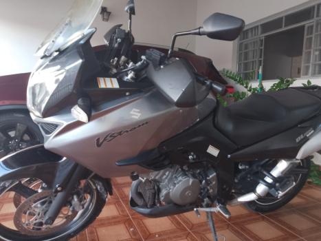 SUZUKI V-Strom DL 1000 A, Foto 3
