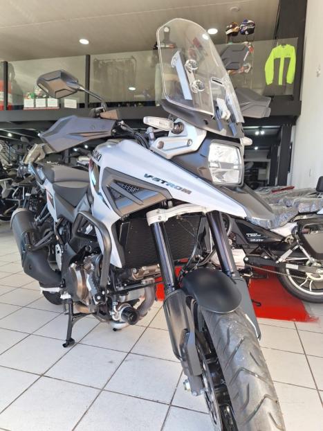 SUZUKI V-Strom DL 1050 , Foto 4