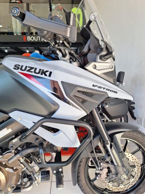 SUZUKI V-Strom DL 1050 , Foto 8