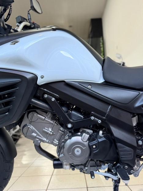 SUZUKI V-Strom DL 650 ABS, Foto 6