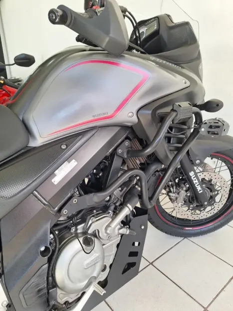 SUZUKI V-Strom DL 650 XT, Foto 13