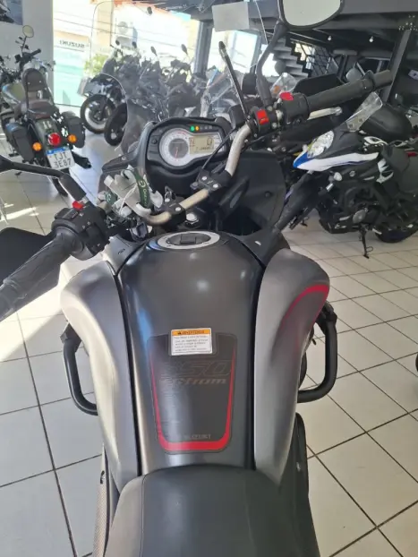 SUZUKI V-Strom DL 650 XT, Foto 14