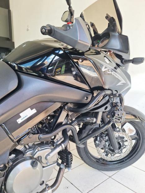SUZUKI V-Strom DL 650 , Foto 4