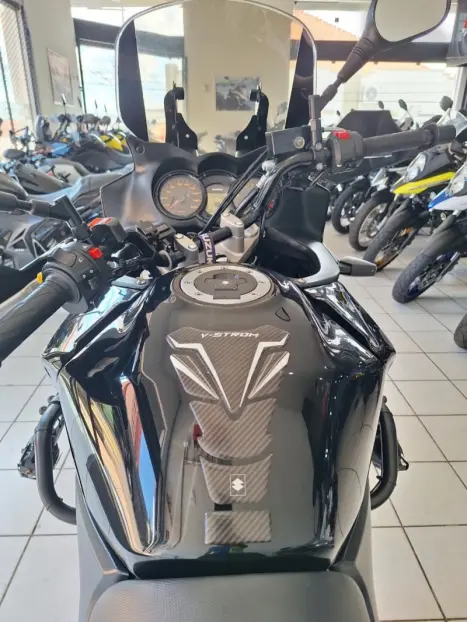 SUZUKI V-Strom DL 650 , Foto 15