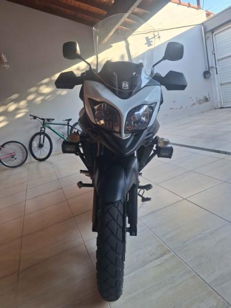 SUZUKI V-Strom DL 650 ABS, Foto 2