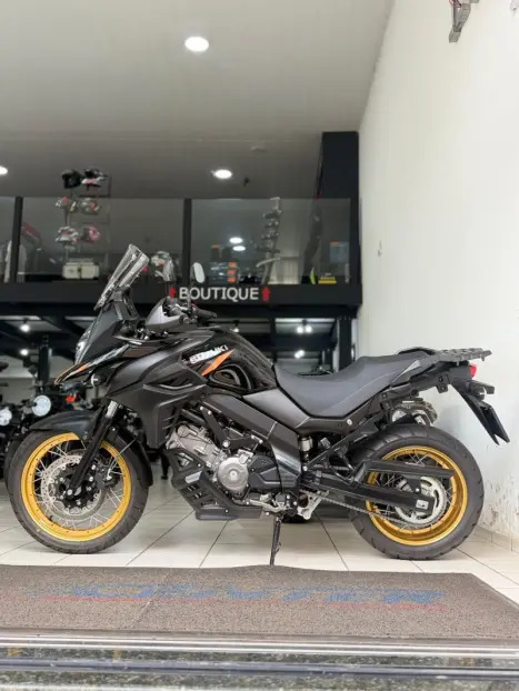 SUZUKI V-Strom DL 650 XT, Foto 2