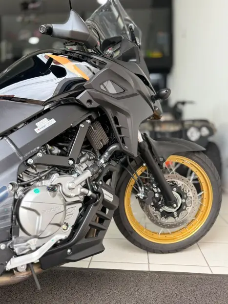 SUZUKI V-Strom DL 650 XT, Foto 10
