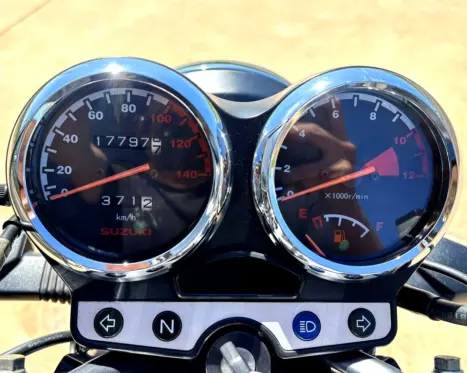 SUZUKI Yes 125 EN, Foto 3