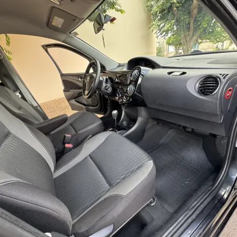 TOYOTA Etios Hatch 1.5 16V 4P FLEX XS AUTOM�TICO, Foto 11