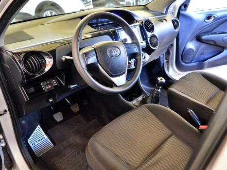 TOYOTA Etios Hatch 1.3 16V 4P FLEX X, Foto 5