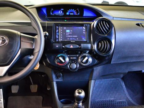 TOYOTA Etios Hatch 1.3 16V 4P FLEX X, Foto 8