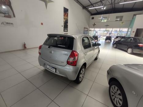 TOYOTA Etios Hatch 1.3 16V 4P FLEX X, Foto 8