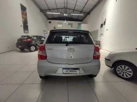 TOYOTA Etios Hatch 1.3 16V 4P FLEX X, Foto 9