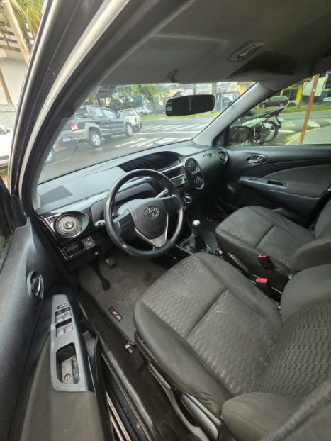 TOYOTA Etios Hatch 1.3 16V 4P FLEX X, Foto 5