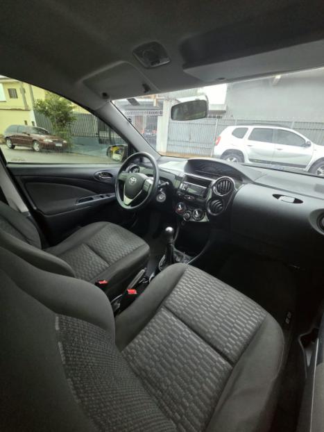 TOYOTA Etios Hatch 1.3 16V 4P FLEX X, Foto 6