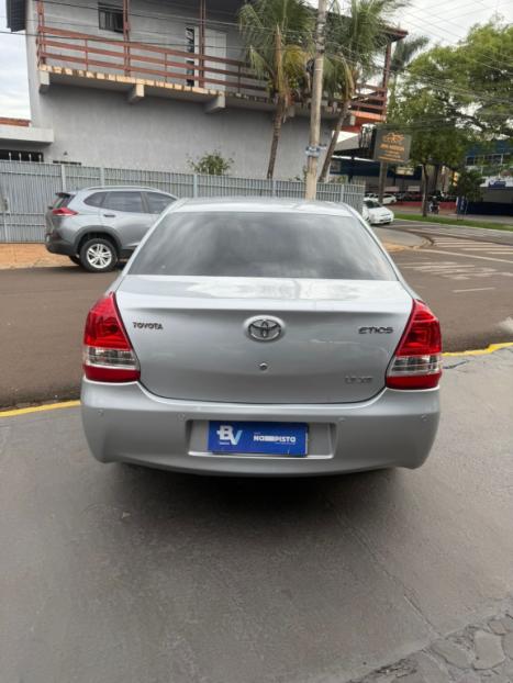 TOYOTA Etios Sedan 1.5 16V 4P FLEX XS AUTOMTICO, Foto 6