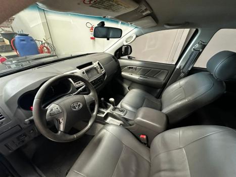 TOYOTA Hilux Caminhonete 3.0 4P 4X4 SRV TURBO DIESEL CABINE DUPLA AUTOMTICO, Foto 18
