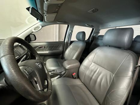 TOYOTA Hilux Caminhonete 3.0 4P 4X4 SRV TURBO DIESEL CABINE DUPLA AUTOMTICO, Foto 19