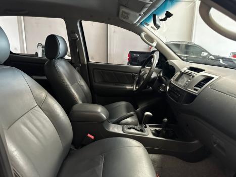 TOYOTA Hilux Caminhonete 3.0 4P 4X4 SRV TURBO DIESEL CABINE DUPLA AUTOMTICO, Foto 25