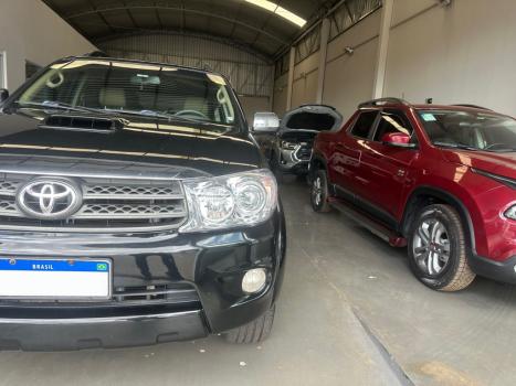 TOYOTA Hilux Caminhonete 3.0 4P 4X4 SRV TURBO DIESEL CABINE DUPLA AUTOM�TICO, Foto 4