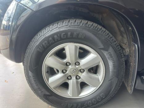 TOYOTA Hilux Caminhonete 3.0 4P 4X4 SRV TURBO DIESEL CABINE DUPLA AUTOM�TICO, Foto 13