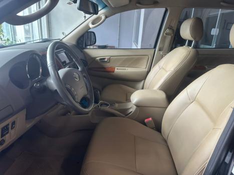 TOYOTA Hilux Caminhonete 3.0 4P 4X4 SRV TURBO DIESEL CABINE DUPLA AUTOM�TICO, Foto 17