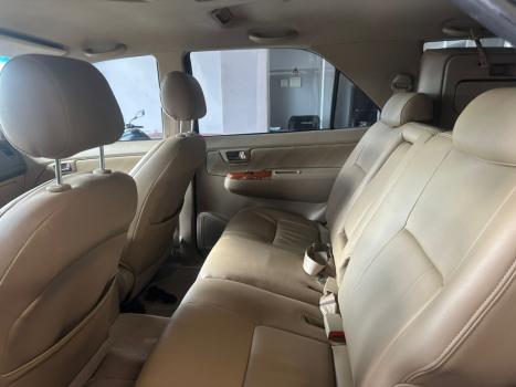 TOYOTA Hilux Caminhonete 3.0 4P 4X4 SRV TURBO DIESEL CABINE DUPLA AUTOM�TICO, Foto 19