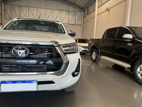 TOYOTA Hilux Caminhonete 2.8 16V SRX 4X4 TURBO DIESEL CABINE DUPLA AUTOMTICO, Foto 4