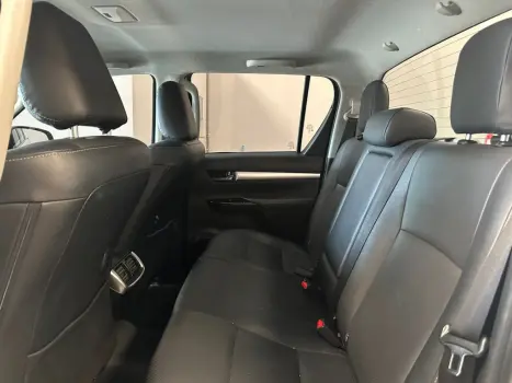 TOYOTA Hilux Caminhonete 2.8 16V SRX 4X4 TURBO DIESEL CABINE DUPLA AUTOMTICO, Foto 19