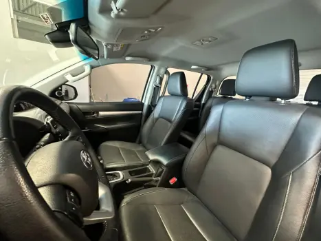 TOYOTA Hilux Caminhonete 2.8 16V SRX 4X4 TURBO DIESEL CABINE DUPLA AUTOMTICO, Foto 20