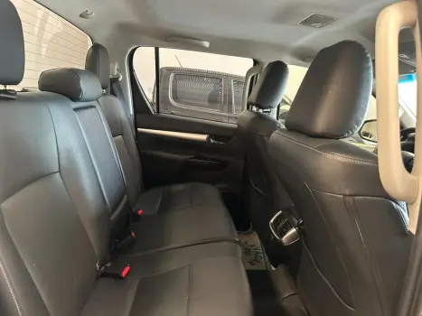 TOYOTA Hilux Caminhonete 2.8 16V SRX 4X4 TURBO DIESEL CABINE DUPLA AUTOMTICO, Foto 22