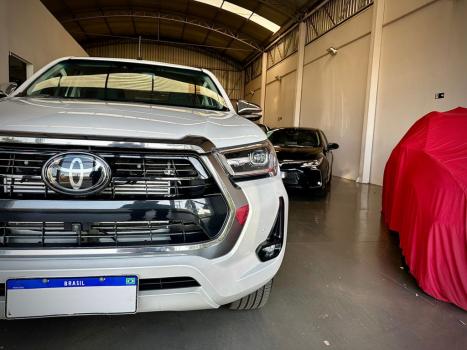 TOYOTA Hilux Caminhonete 2.8 16V SRX 4X4 TURBO DIESEL CABINE DUPLA AUTOMTICO, Foto 4