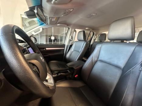 TOYOTA Hilux Caminhonete 2.8 16V SRX 4X4 TURBO DIESEL CABINE DUPLA AUTOMTICO, Foto 19