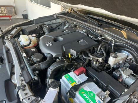 TOYOTA Hilux Caminhonete 2.8 16V SRX 4X4 TURBO DIESEL CABINE DUPLA AUTOM�TICO, Foto 8