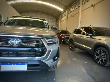 TOYOTA Hilux Caminhonete 2.8 16V SRX 4X4 TURBO DIESEL CABINE DUPLA AUTOM�TICO, Foto 4