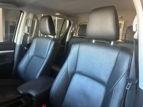 TOYOTA Hilux Caminhonete 2.8 16V SRX 4X4 TURBO DIESEL CABINE DUPLA AUTOM�TICO, Foto 17