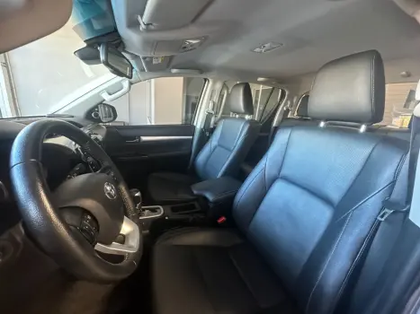 TOYOTA Hilux Caminhonete 2.8 16V SRX 4X4 TURBO DIESEL CABINE DUPLA AUTOM�TICO, Foto 21