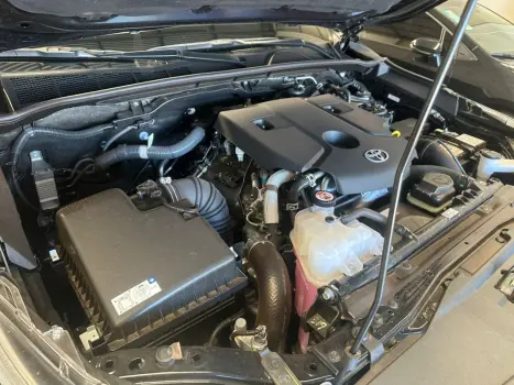TOYOTA Hilux Caminhonete 2.8 16V SRX 4X4 TURBO DIESEL CABINE DUPLA AUTOM�TICO, Foto 6