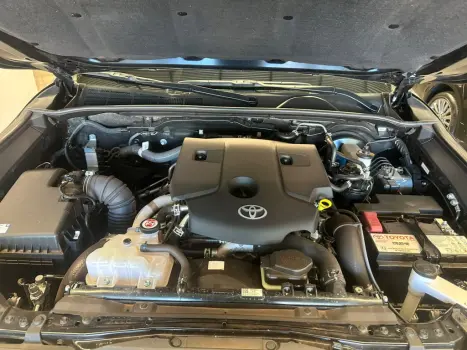 TOYOTA Hilux Caminhonete 2.8 16V SRX 4X4 TURBO DIESEL CABINE DUPLA AUTOM�TICO, Foto 7