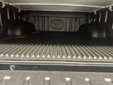 TOYOTA Hilux Caminhonete 2.8 16V SRX 4X4 TURBO DIESEL CABINE DUPLA AUTOM�TICO, Foto 11